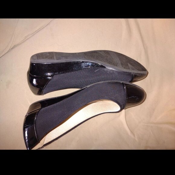 Life Stride Black Flats - Picture 3 of 3